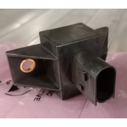 51.25902-0143 MAN Zabezpieczenie przeciwprzepięciowe, 3PIN 24V ( ZESTAW 2 SZTUKI)