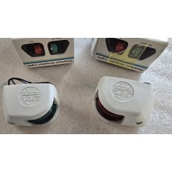 AQUA SIGNAL SERIA S20 LAMPY NA STERBURTĘ (ZIELONA, CZERWONA) 12V biała obudowa