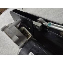 0390442402 BOSCH SILNIK WYCIERACZEK Z SZYNĄ MONTAŻOWĄ (OUTLET)