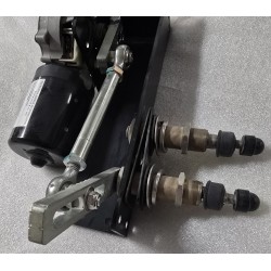 0390442402 BOSCH SILNIK WYCIERACZEK Z SZYNĄ MONTAŻOWĄ (OUTLET)