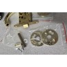 MA-01-600-01-40 SOUTHCO ZAMEK DO DRZWI WEJŚCIOWYCH MCCOY Z KLAMKĄ NOVA 22-30MM MOSIĄDZ