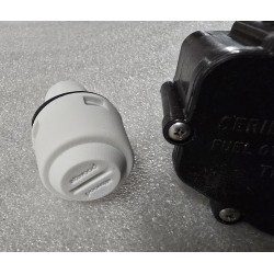 1680 ATTWOOD ODPOWIETRZNIK PALIWA P-TRAP Z OGRANICZNIKIEM PRZELEWU