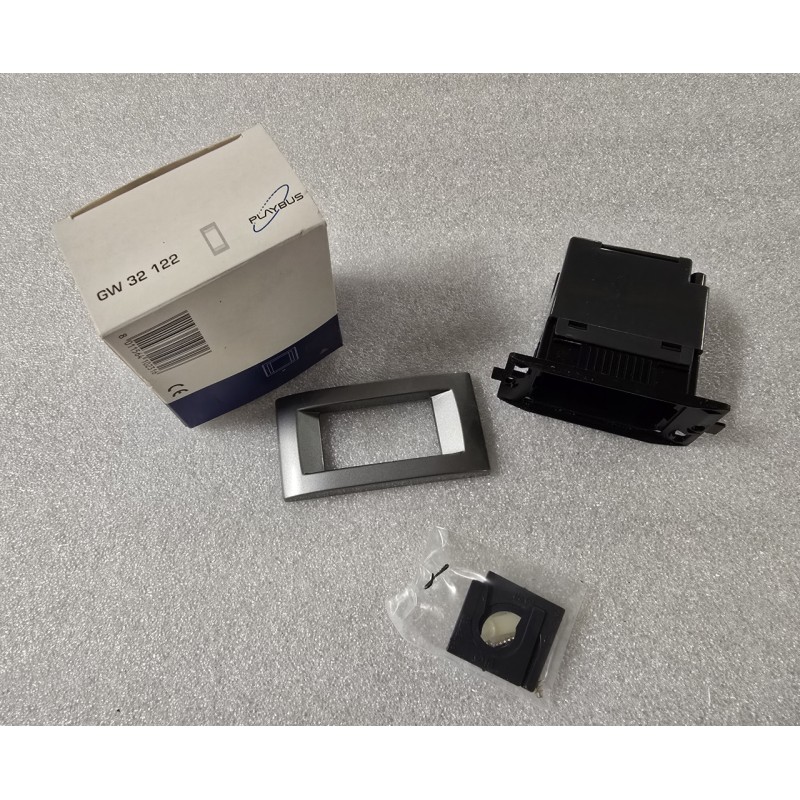 GW32122 GEWISS RAMKA DO PROFILI PLAYBUS ZE SKRZYNKĄ TYTAN 1-POLOWA