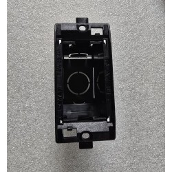 GW32122 GEWISS RAMKA DO PROFILI PLAYBUS ZE SKRZYNKĄ TYTAN 1-POLOWA