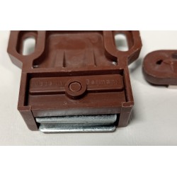 246.17.105 HAFELE MEBLOWY ZATRZASK MAGNETYCZNY  4-5KG BRĄZOWY 11 SZTUK (OUTLET)