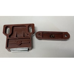 246.17.105 HAFELE MEBLOWY ZATRZASK MAGNETYCZNY  4-5KG BRĄZOWY 11 SZTUK (OUTLET)