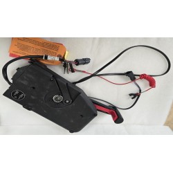 351686 BOMBARDIER JOHNSON EVINRUDE MANETKA Z KLUCZYKAMI (POWYSTAWOWA)