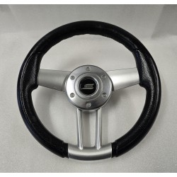 C30113561GA GARBINO KIEROWNICA OBSZYTA CZARNĄ SKÓRĄ Z METALOWYM STELAŻEM (POTESTOWA)