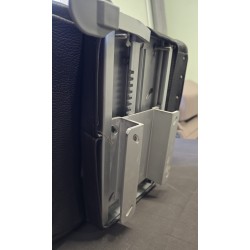 MEGREZ FOTEL STERNIKA SKÓRZANY FOTEL PIKOWANY CIEMNY BRĄZ Z PRZESUWNĄ PODSTAWĄ (POWYSTAWOWY)