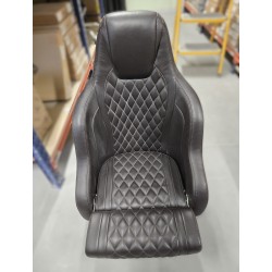 MEGREZ FOTEL STERNIKA SKÓRZANY FOTEL PIKOWANY CIEMNY BRĄZ Z PRZESUWNĄ PODSTAWĄ (POWYSTAWOWY)