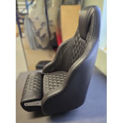 MEGREZ FOTEL STERNIKA SKÓRZANY FOTEL PIKOWANY CIEMNY BRĄZ Z PRZESUWNĄ PODSTAWĄ (POWYSTAWOWY)