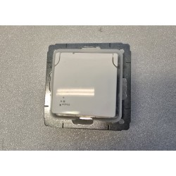 773628 LEGRAND CARIVA Gniazdo pojedyncze z/u 16A IP44 białe (OUTLET)