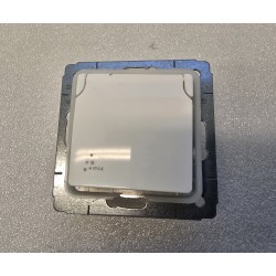 773628 LEGRAND CARIVA Gniazdo pojedyncze z/u 16A IP44 białe (OUTLET)