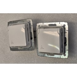 773628 LEGRAND CARIVA Gniazdo pojedyncze z/u 16A IP44 białe (OUTLET)