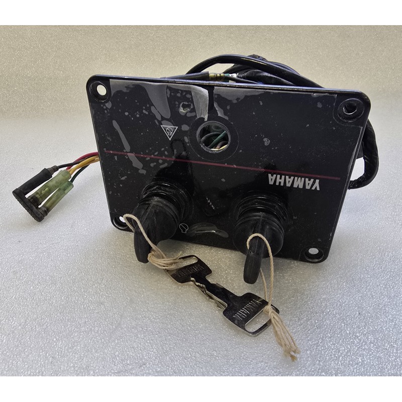 6K1-82570 YAMAHA PANEL PODWÓJNEJ STACYJKI (POWYSTAWOWY)