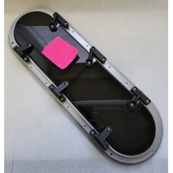 OTWIERANE OKNO JACHTOWE Z MOSKITIERĄ I PRZYCIEMNIANIĄ SZYBĄ SREBRNA RAMKA 554x198