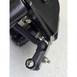 P615 900 TJ BLU HEPWORTH PODWÓJNE RAMIĘ WYCIERACZKI PANTOGRAFU 900MM ZE SPRYSKIWACZEM