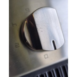 50.381.02 OSCULATI GRILL ELEKTRYCZNY Z PIROCERAMICZNĄ POKRYWĄ 2400W 50/60Hz 220-240V (OUTLET)