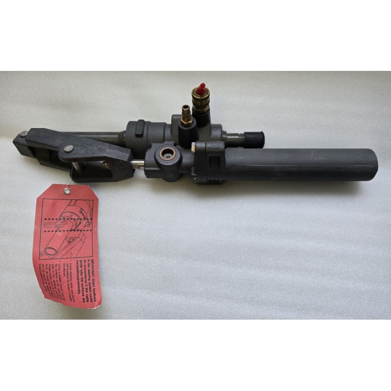 8M0059453 MERCURY SIŁOWNIK UKŁADU TRYMU I STEROWANIA SILNIKA ZABURTOWEGO (OUTLET)