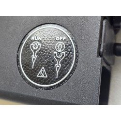 BOMBARDIER JOHNSON EVINRUDE MANETKA Z KLUCZYKIEM (POWYSTAWOWA)