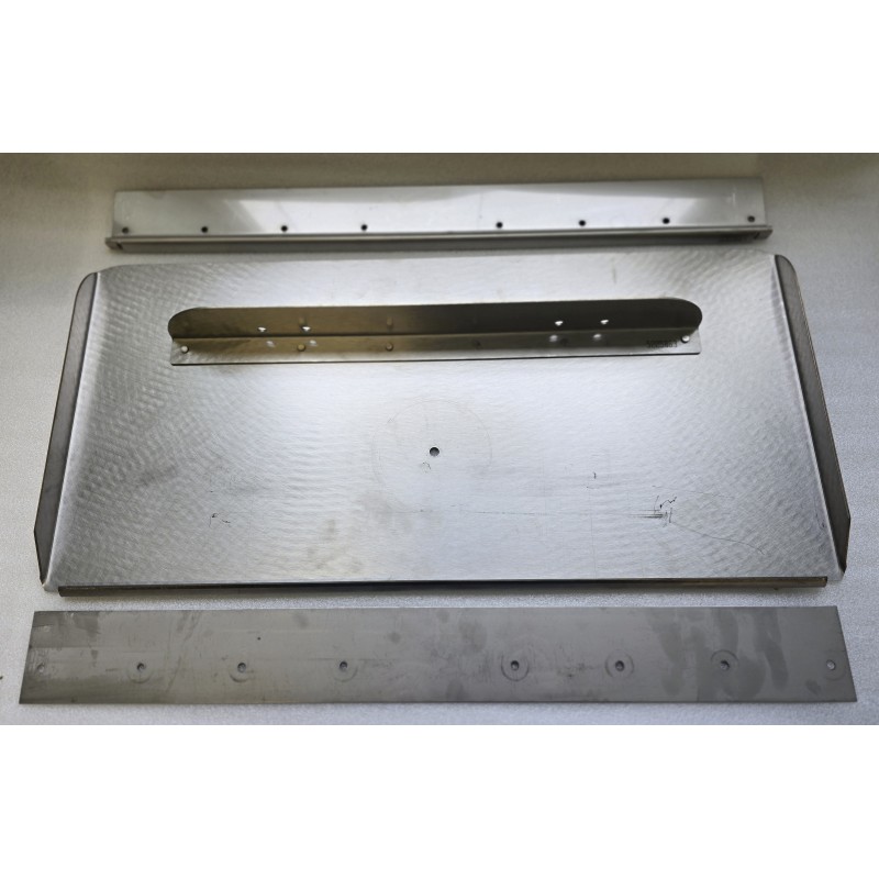 BENNETT BLACHA DO TRYMKLAP HYDRAULICZNYCH  NA 2 SIŁOWNIKI 61,5cmx29cm (1 SZTUKA)