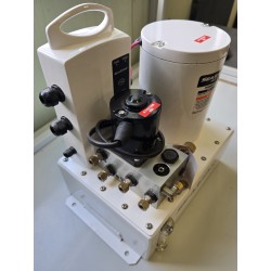 DC2000 SEASTAR HYDRAULICZNA POMPA WSPOMAGANIA DO UKŁADU KIEROWNICZEGO 24V (OUTLET)