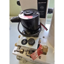 DC2000 SEASTAR HYDRAULICZNA POMPA WSPOMAGANIA DO UKŁADU KIEROWNICZEGO 24V (OUTLET)