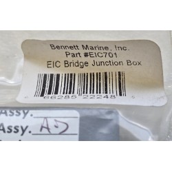 EIC701 BENNETT MARINE SKRZYNKA PRZYŁĄCZENIOWA MOSTKA DO WYŚWIETLACZA BENNETT EIC5000 (OUTLET)