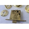 MA-01-600-01-40 SOUTHCO ZAMEK DO DRZWI WEJŚCIOWYCH MCCOY Z KLAMKĄ NOVA 22-30MM MOSIĄDZ (OUTLET)