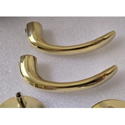 MA-01-700-01-40 SOUTHCO ZAMEK KABINOWY MCCOY Z KLAMKĄ NOVA DIAMOND BRASS (OUTLET)